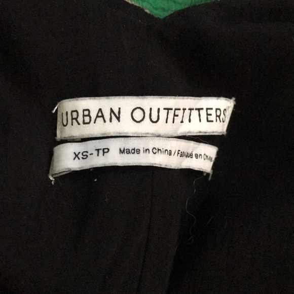 Leaf pattern dress - Picture 3 of 3